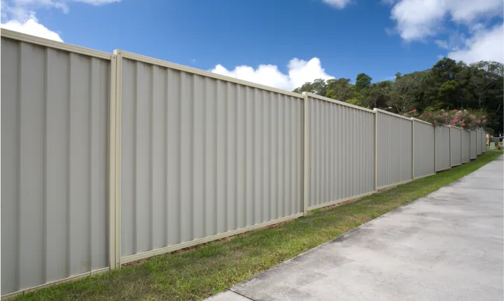 Modern Colorbond fence for WombatVision fence planning