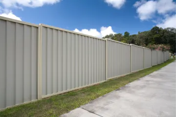 Modern Colorbond fence for WombatVision fence planning