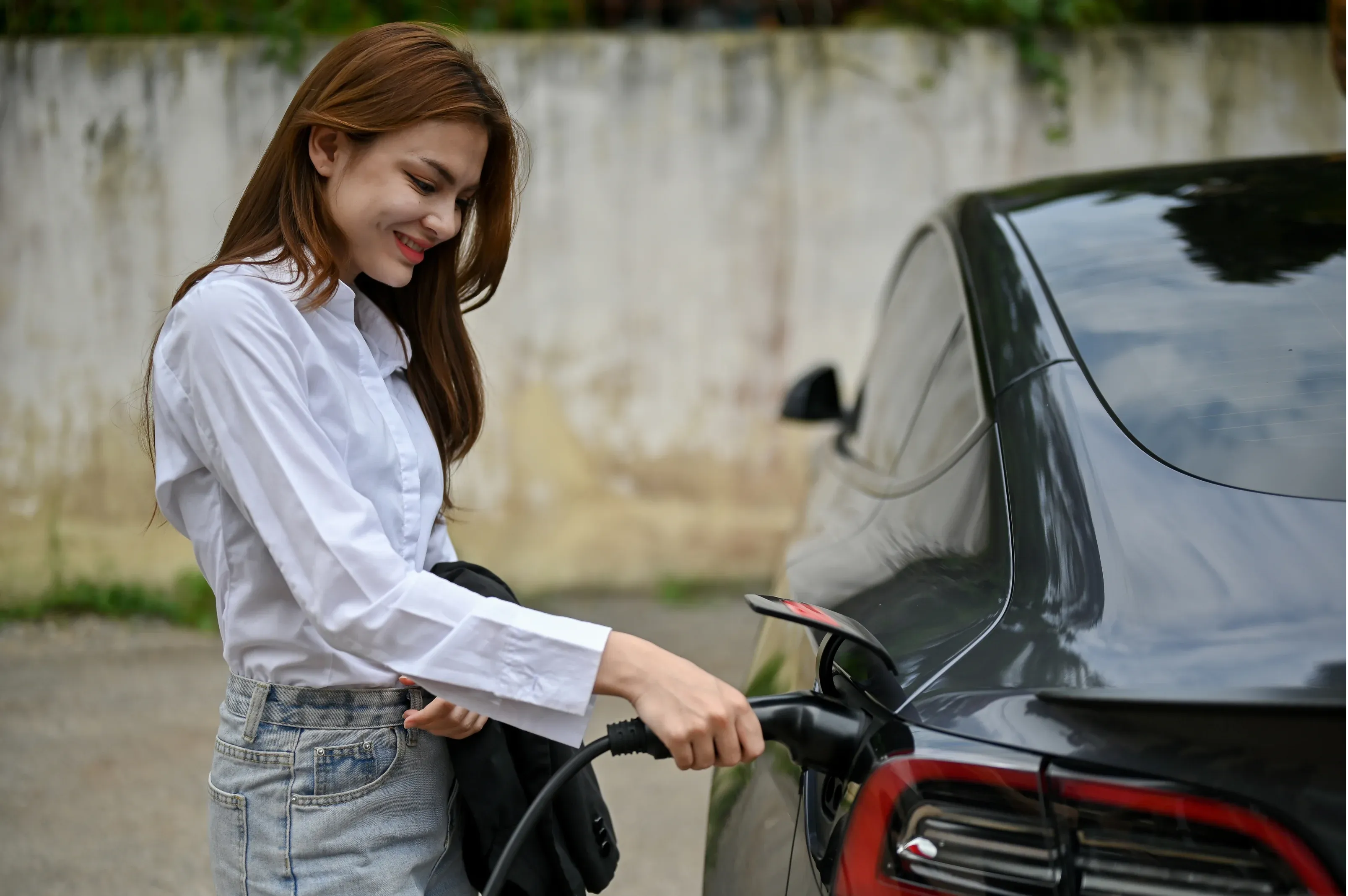 Electric vehicle charging at home with a wall charger
