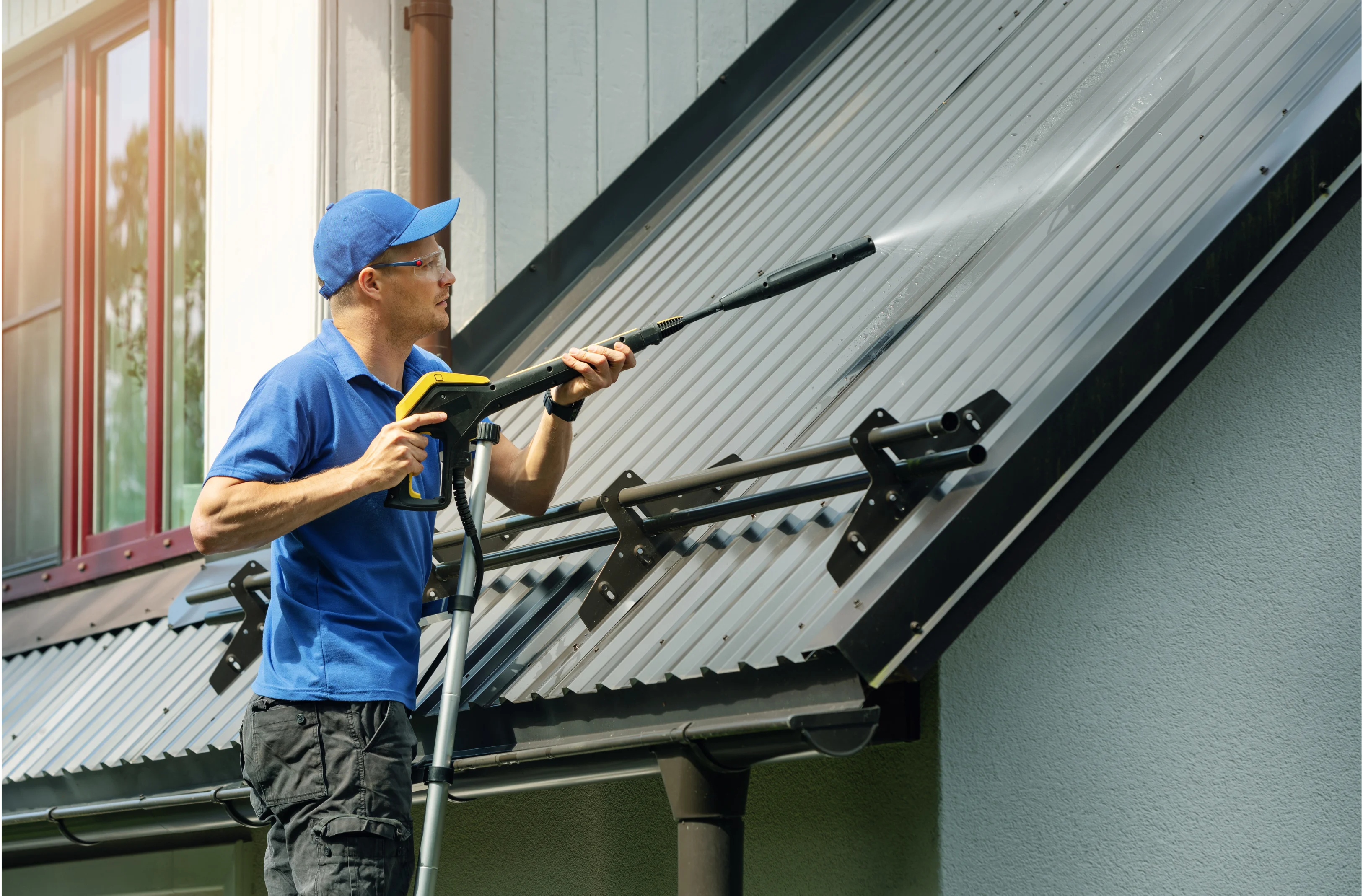 Professional roof pressure cleaning service in Canberra, ACT
